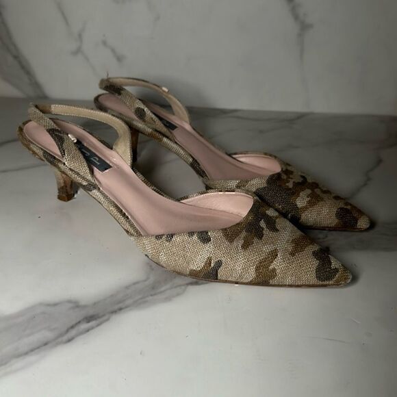 SJP Sarah Jessica Parker Simplicity camo kitten heels fawn 8.5 - Picture 3 of 6